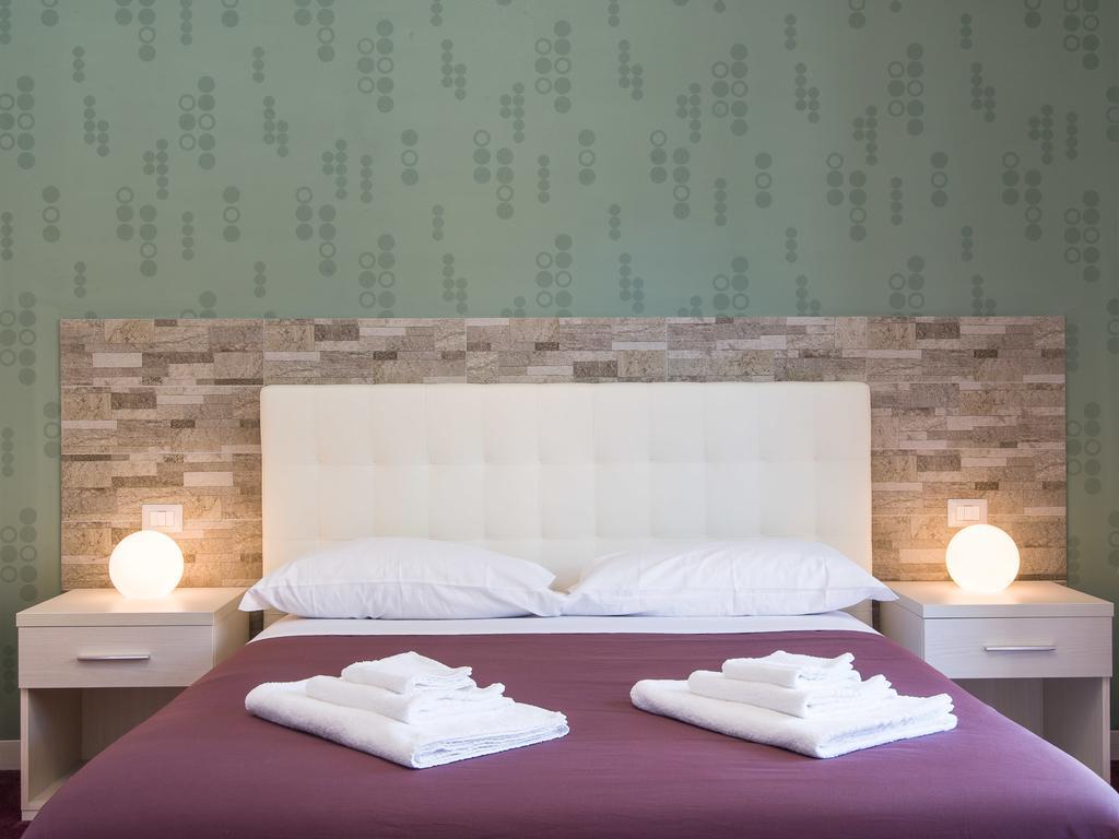 Guesthouse Park Pines โรม ภายนอก รูปภาพ