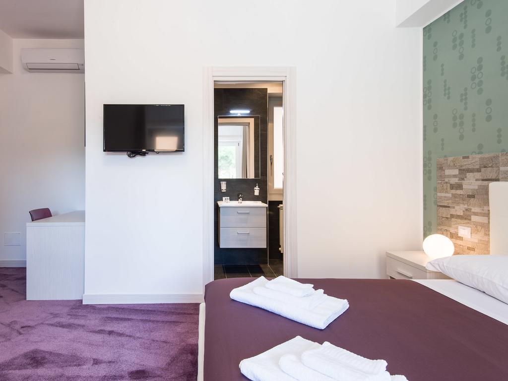 Guesthouse Park Pines โรม ภายนอก รูปภาพ