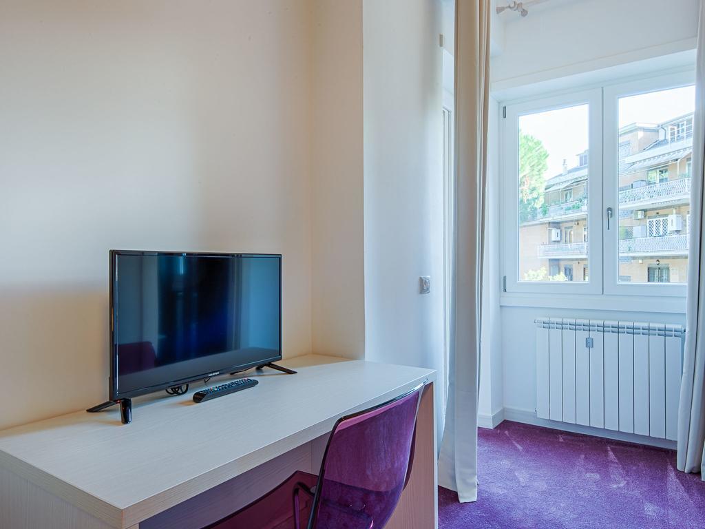 Guesthouse Park Pines โรม ภายนอก รูปภาพ