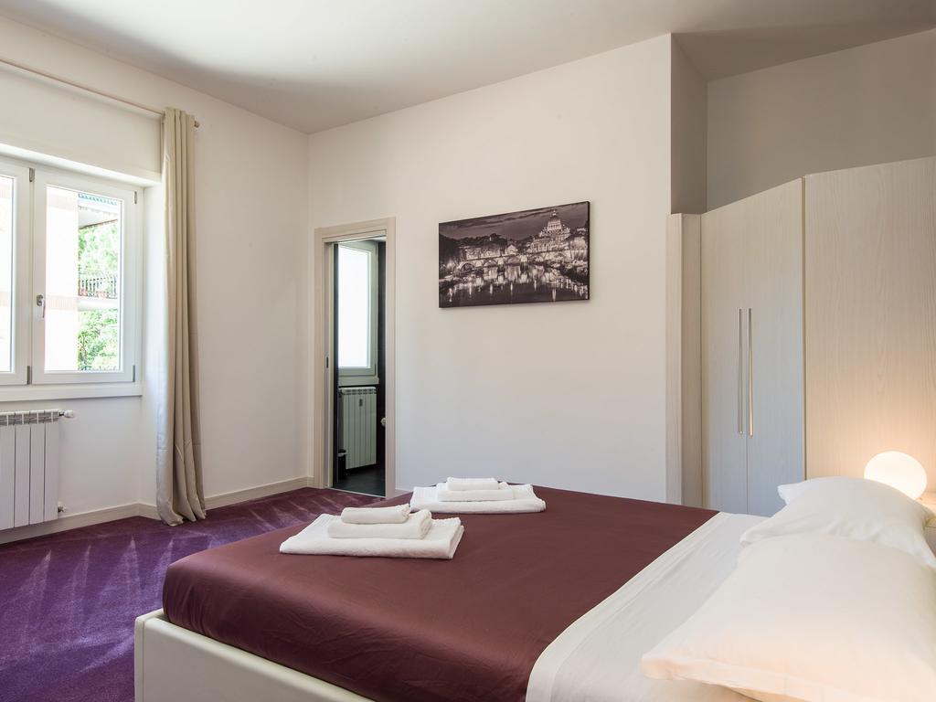 Guesthouse Park Pines โรม ภายนอก รูปภาพ