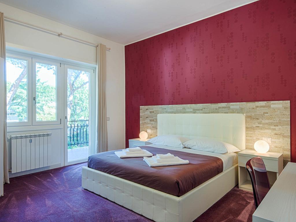 Guesthouse Park Pines โรม ภายนอก รูปภาพ