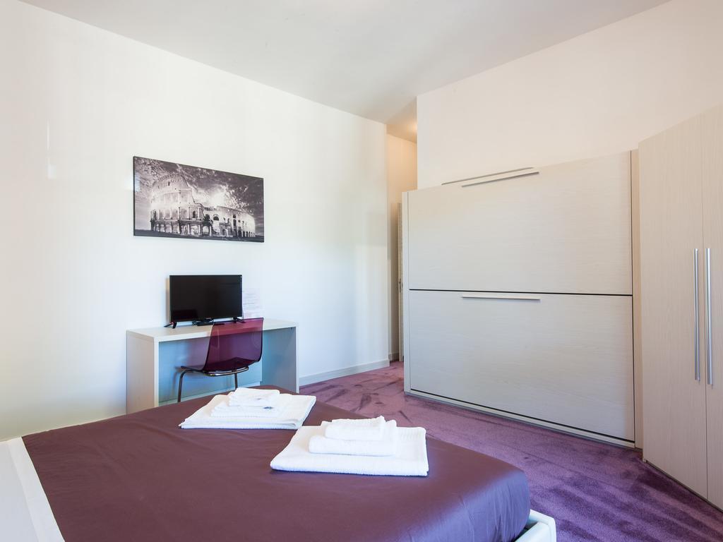 Guesthouse Park Pines โรม ภายนอก รูปภาพ