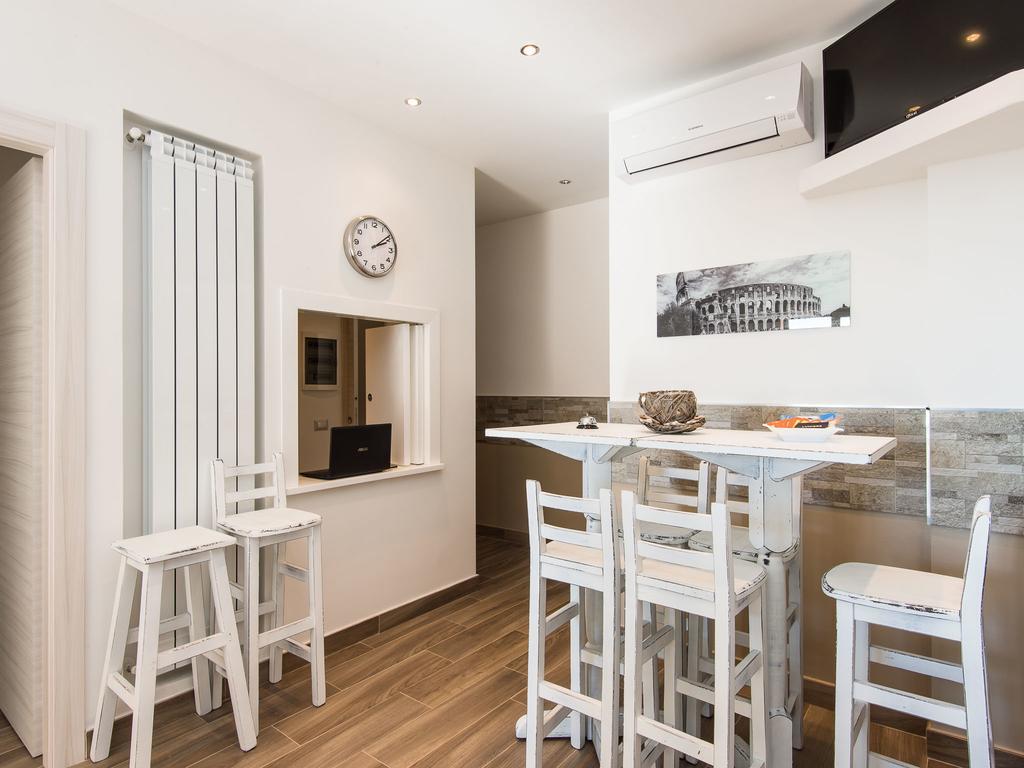 Guesthouse Park Pines โรม ภายนอก รูปภาพ
